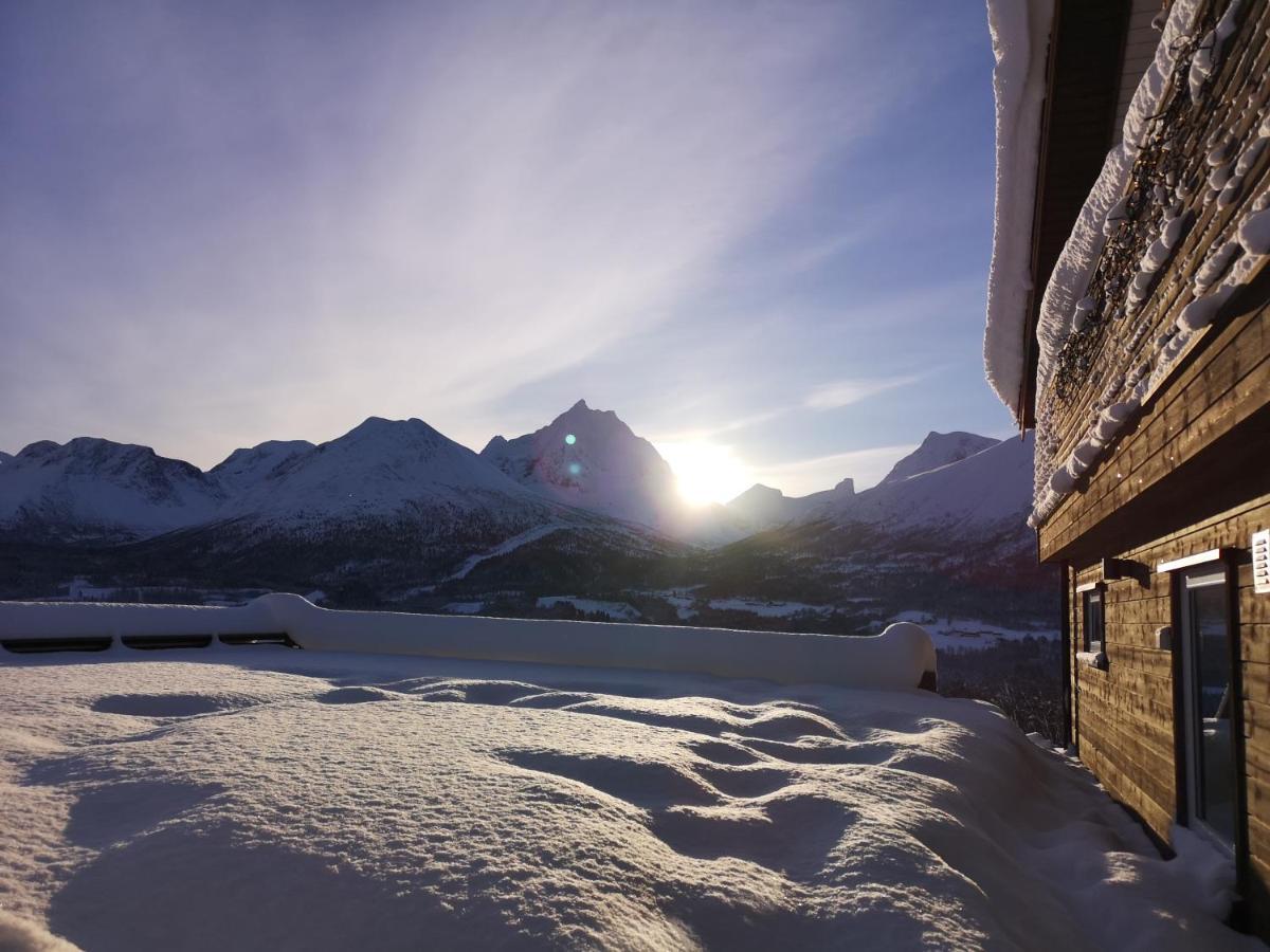 Romsdalseggen Lodge Isfjorden Exterior foto